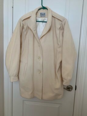 EUC Ferncroft 100% Wool Coat Size 16 Cream